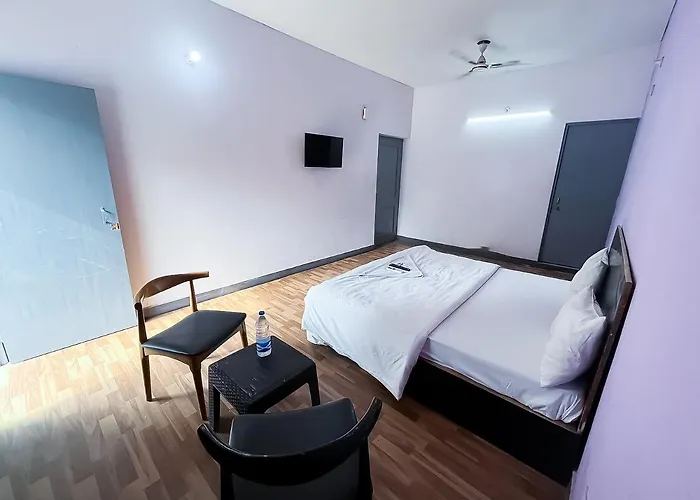 Roomshala 119 Hotel Jps Near Pvr Vikas Puri