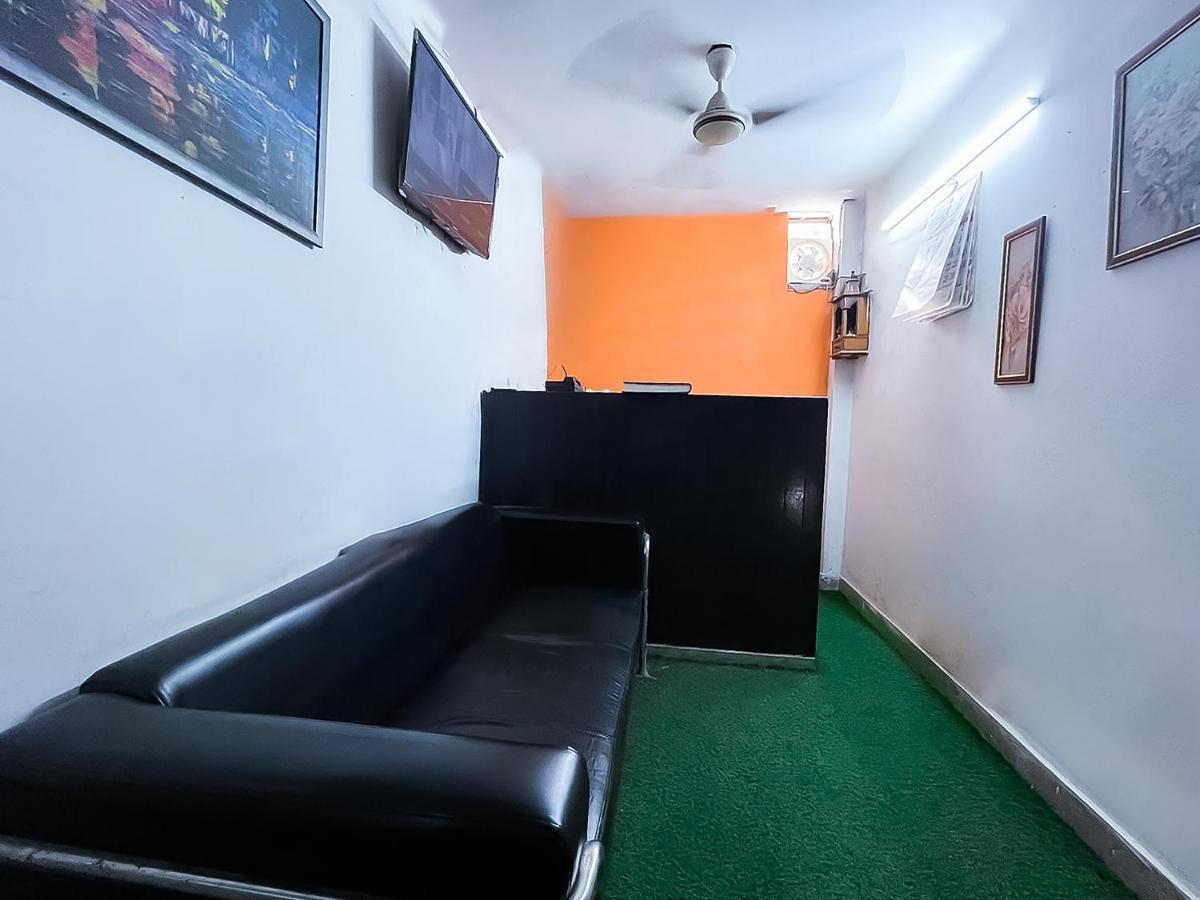 Hotel Roomshala 119 Jps Near Pvr Vikas Puri