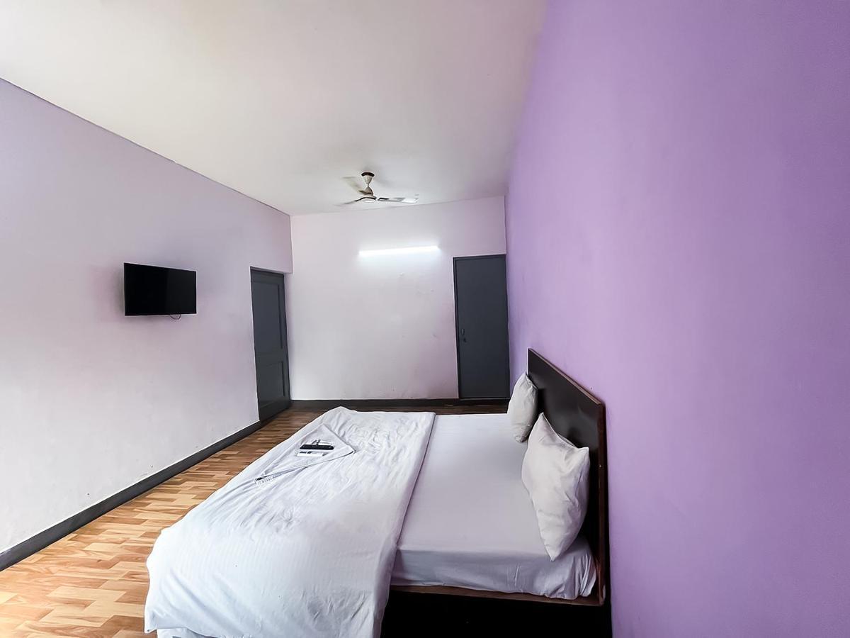 Hotel Roomshala 119 Jps Near Pvr Vikas Puri New Delhi